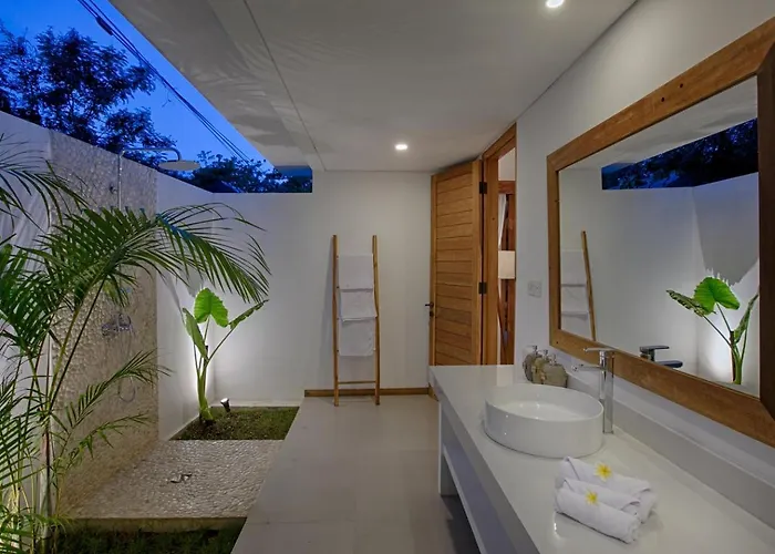 Ananda - Tropical 3bdrs - Pool, Lounge & Open Dining Villa