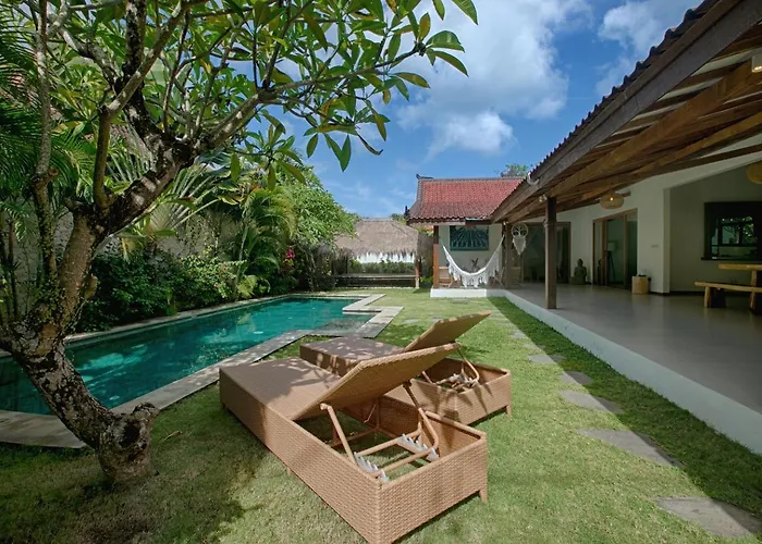 Ananda - Tropical 3bdrs - Pool, Lounge & Open Dining Uluwatu (Bali)