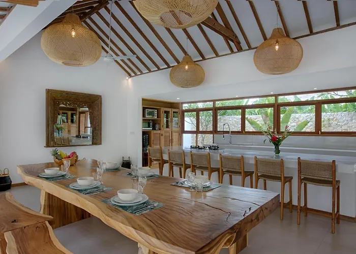 Villa Ananda - Tropical 3bdrs - Pool, Lounge & Open Dining *