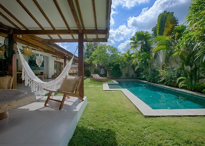 Ananda - Tropical 3bdrs - Pool, Lounge & Open Dining Villa