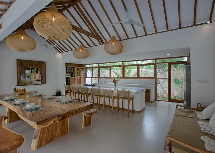 Villa Ananda - Tropical 3bdrs - Pool, Lounge & Open Dining